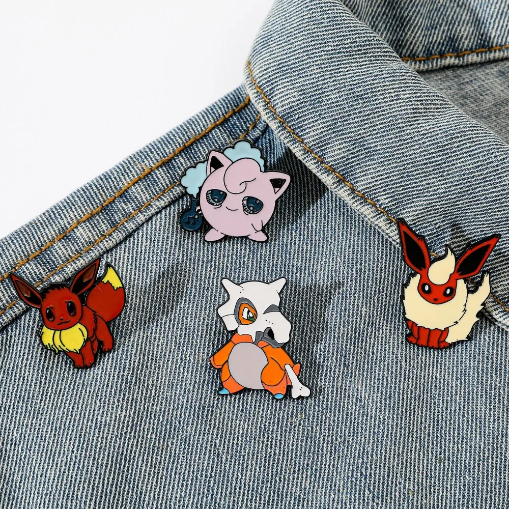 Cosplay Prop Bag - 4 Broches de Personajes de Dibujos
