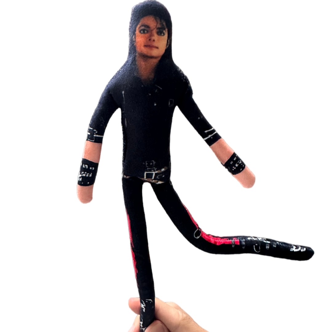Muñeco de Peluche de Michael J - Anime Cosplay Prop reseña y precio